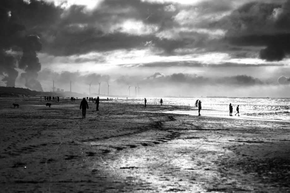 Strand Castricum met zicht op Wijk aan Zee